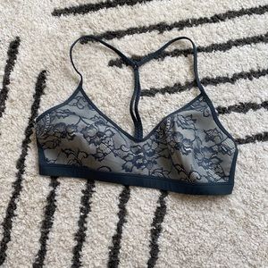 Lululemon live in lace bra size medium